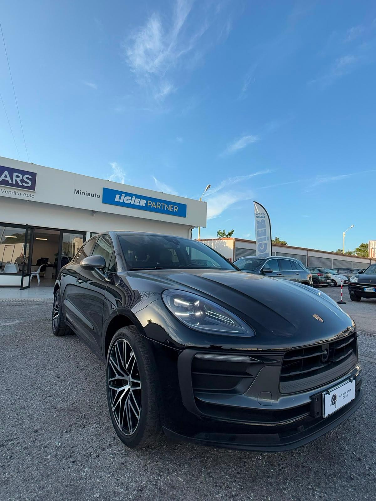 PORSCHE MACAN T  TURBO 